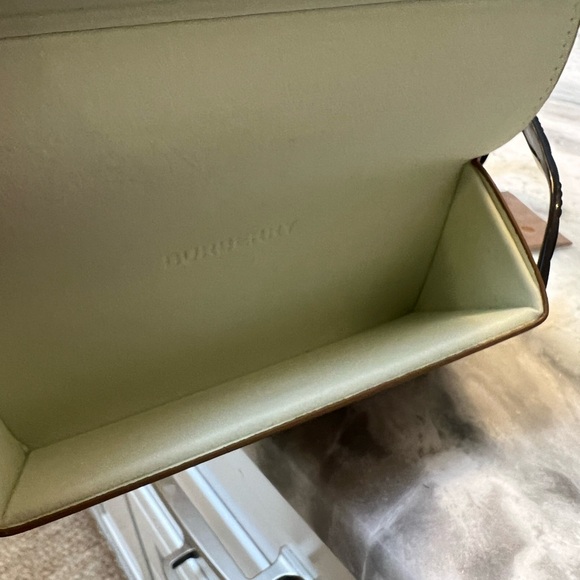 Burberry Sylvie black eyeglass frames non rx lenses, case, wipe included - Picture 11 of 14